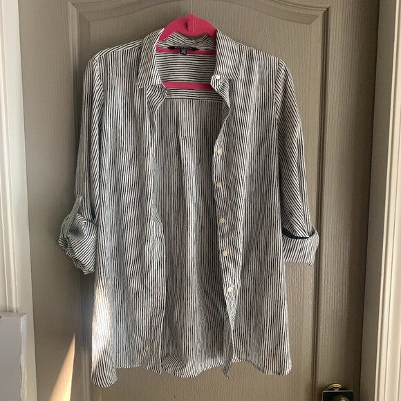 Ellen Tracy Striped Button-Up Shirt Size M – Classic Workwear Staple - Picture 1 of 6